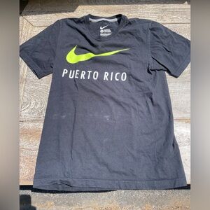 Nike Black and Green Short Sleeve Tee